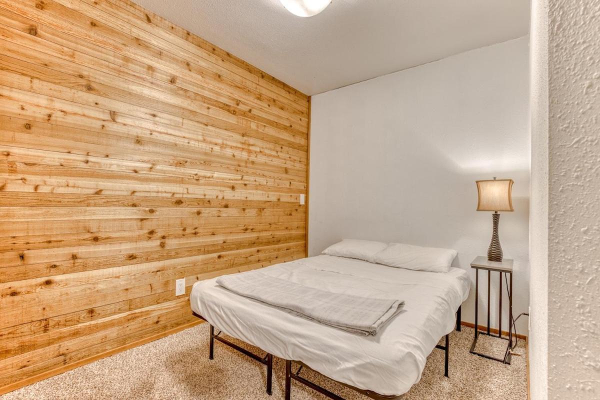 Great Blue Lodge - Spacious Ski Lodge, Hot Tub, Sauna, Game Room & More Гавърнмънт Кемп Екстериор снимка