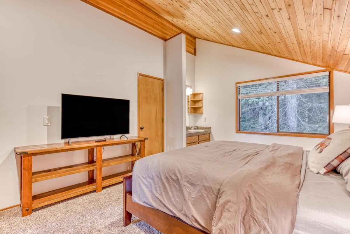 Great Blue Lodge - Spacious Ski Lodge, Hot Tub, Sauna, Game Room & More Гавърнмънт Кемп Екстериор снимка