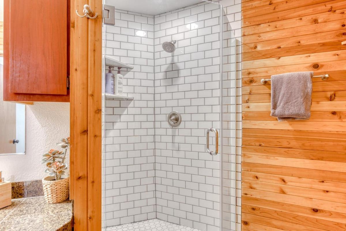 Great Blue Lodge - Spacious Ski Lodge, Hot Tub, Sauna, Game Room & More Гавърнмънт Кемп Екстериор снимка