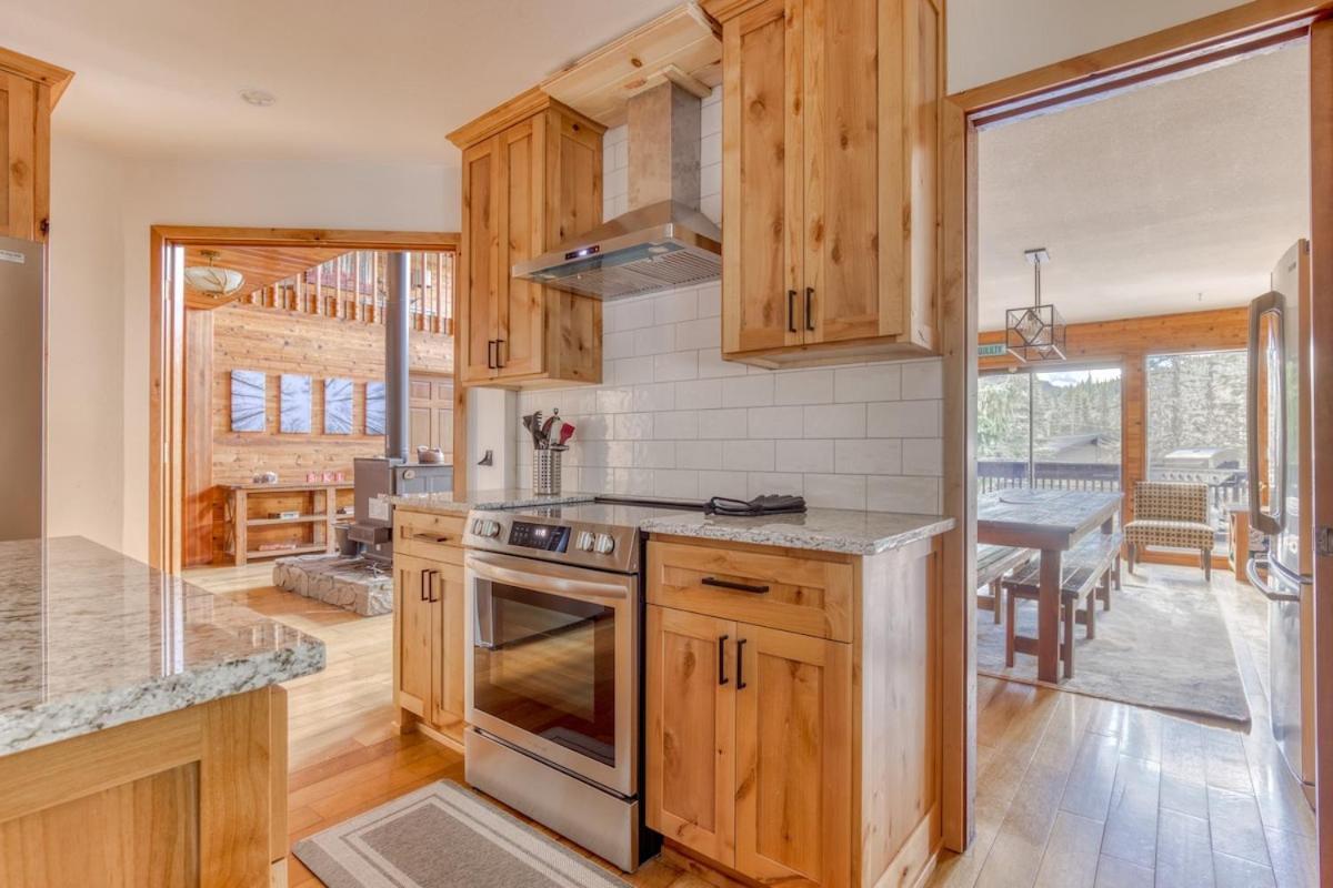 Great Blue Lodge - Spacious Ski Lodge, Hot Tub, Sauna, Game Room & More Гавърнмънт Кемп Екстериор снимка